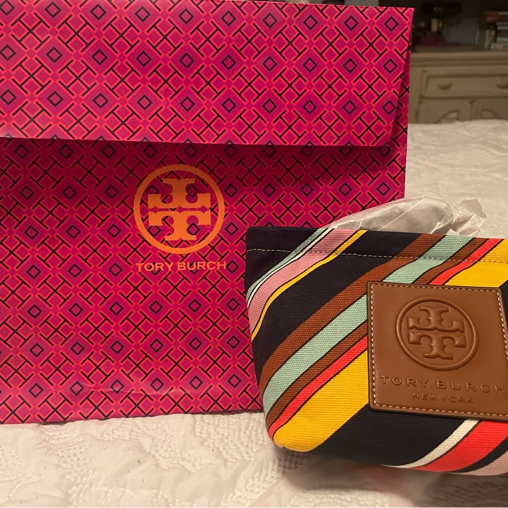 Brand new Tori Burch cosmetic bag